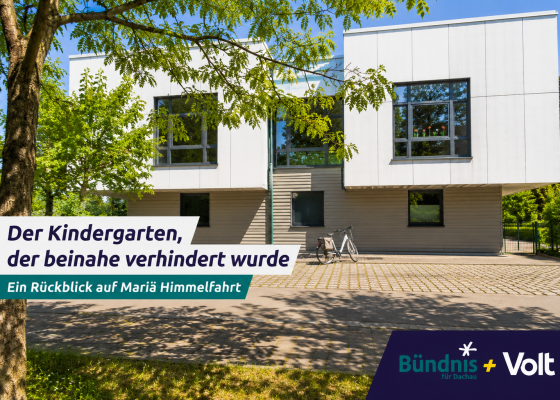 Kinderhaus Mariä Himmelfahrt in Dachau mit Fahrrad vor dem Gebäude und der Überschrift „Der Kindergarten, der beinahe verhindert wurde“